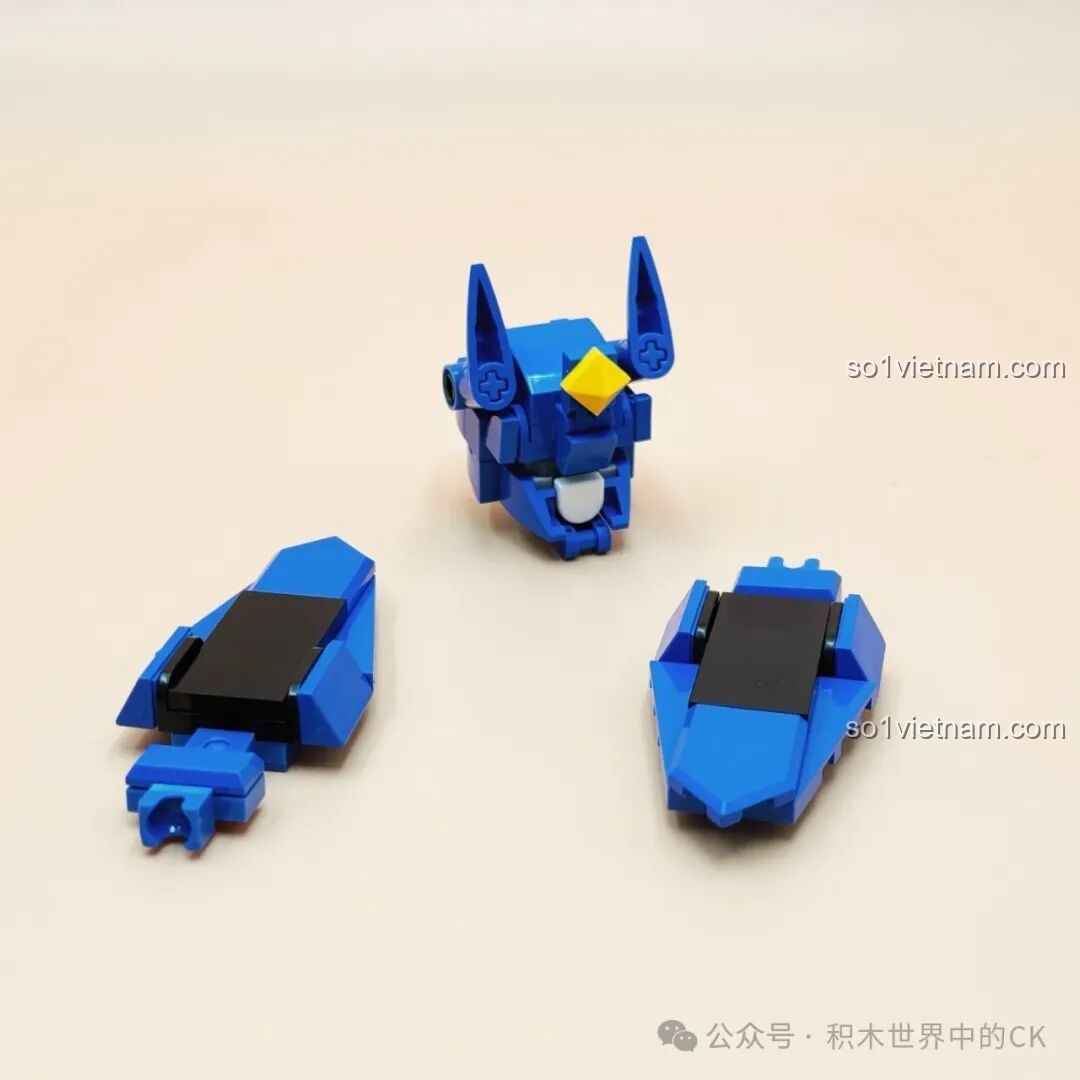 Chi tiết phần chân của Keeppley Hắc Long Cơ Thần