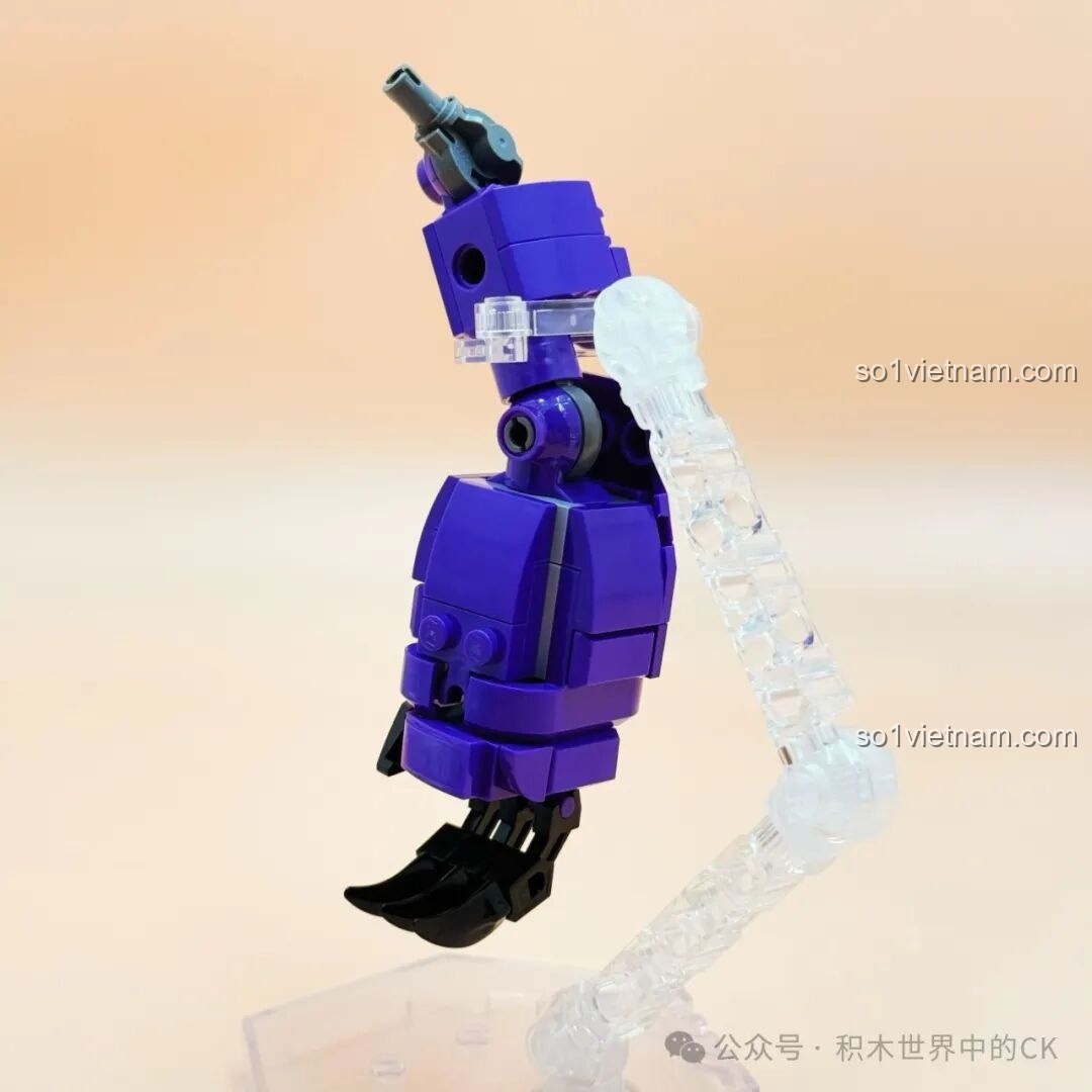 Keeppley Hắc Long Cơ Thần tạo dáng chiến đấu