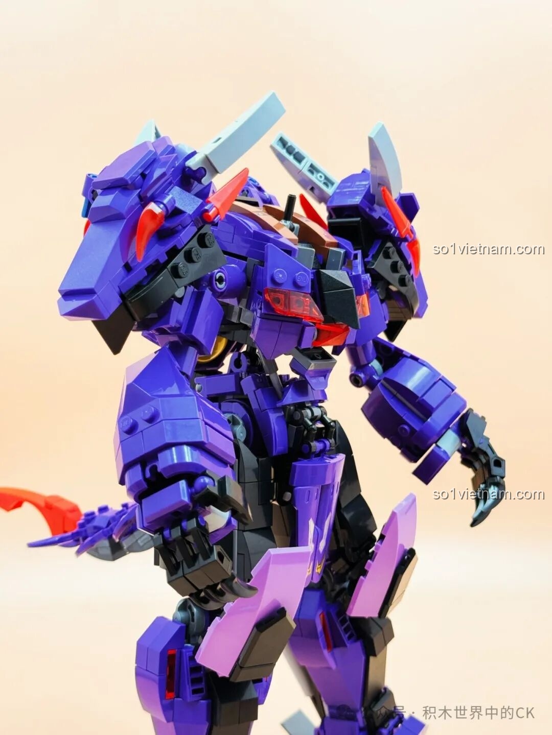 Keeppley Hắc Long Cơ Thần tạo dáng uy dũng