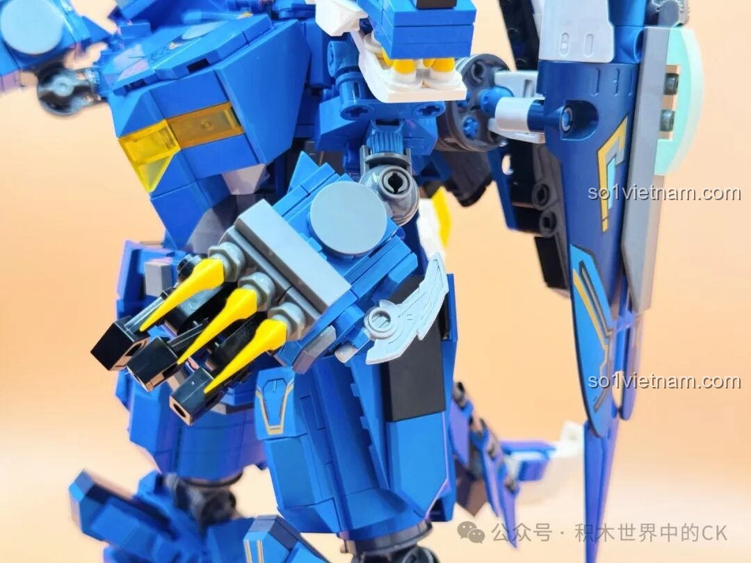 Chi tiết phần chân của Keeppley Hỏa Liên Cơ Thần