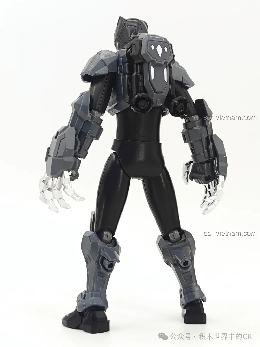 Mô hình Iron Man của Keeppley với các phụ kiện