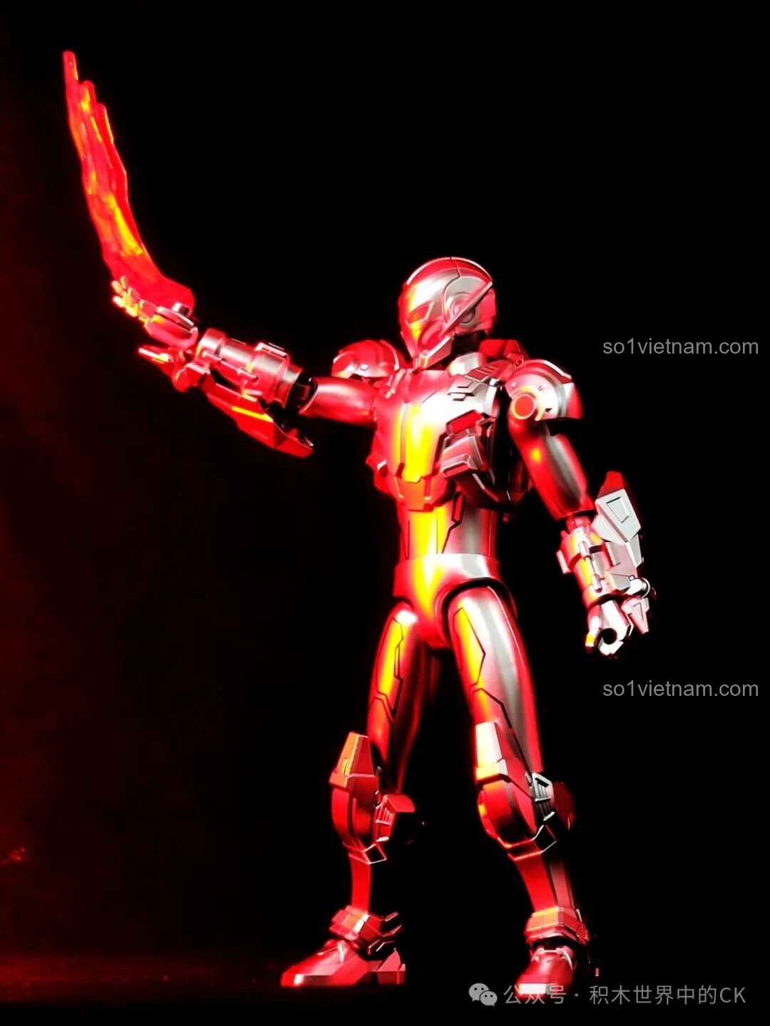 Mô hình Iron Man của Keeppley với chân đế