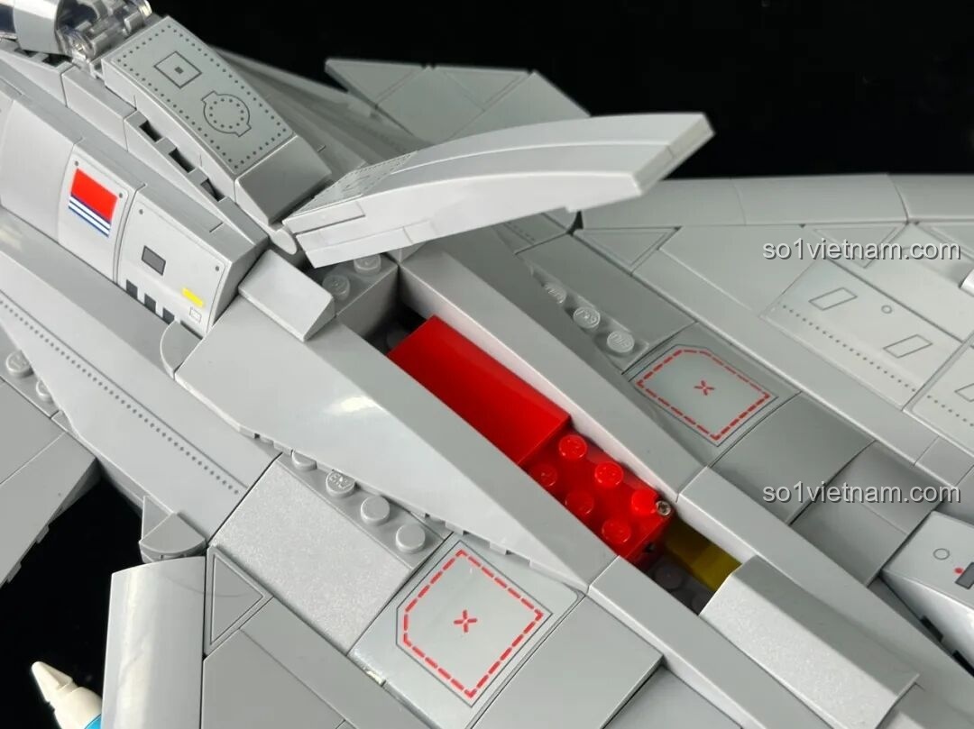 Kính buồng lái mở của Keeppley J-15