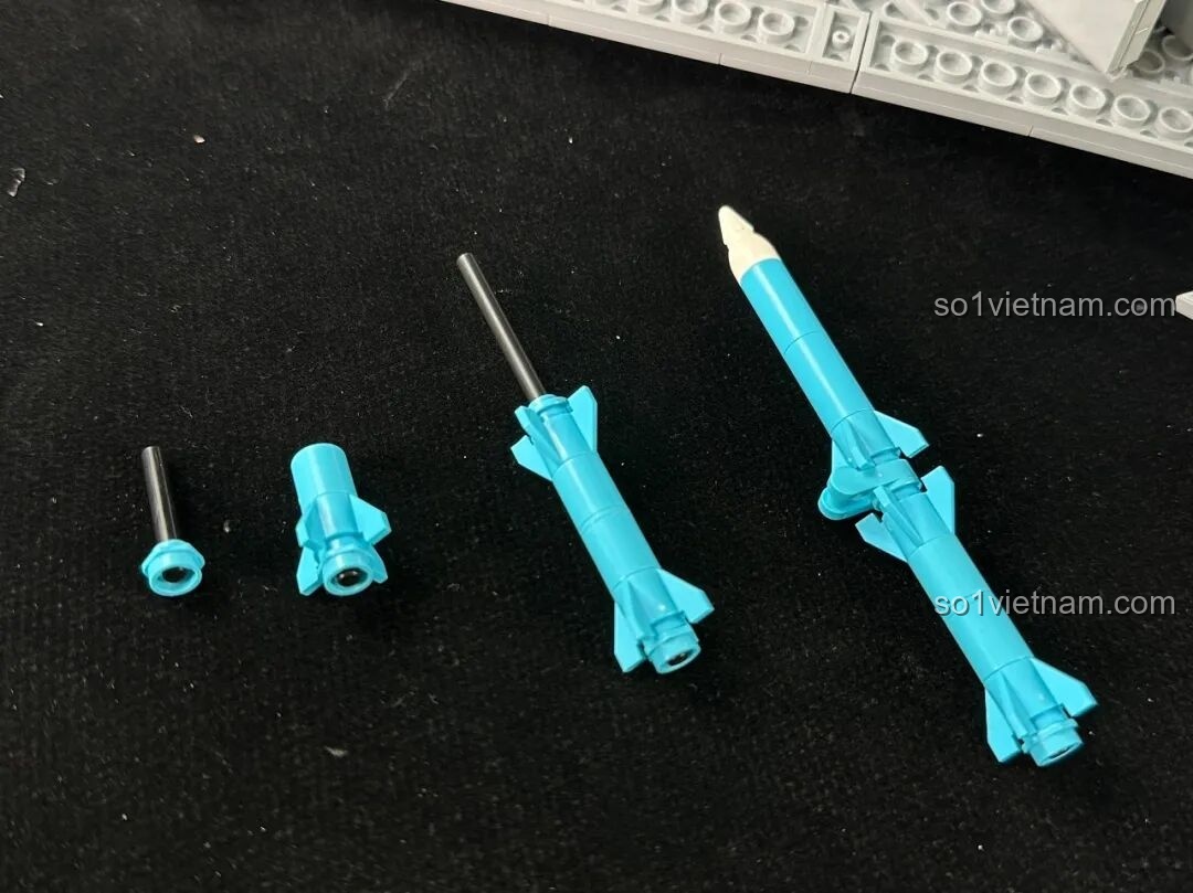 Mô hình Keeppley J-15 nhìn từ dưới lên