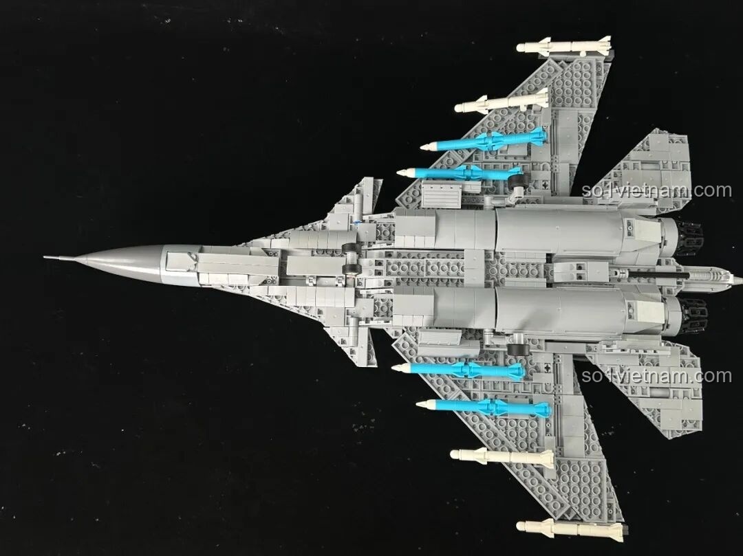 Chi tiết tên lửa dưới cánh Keeppley J-15