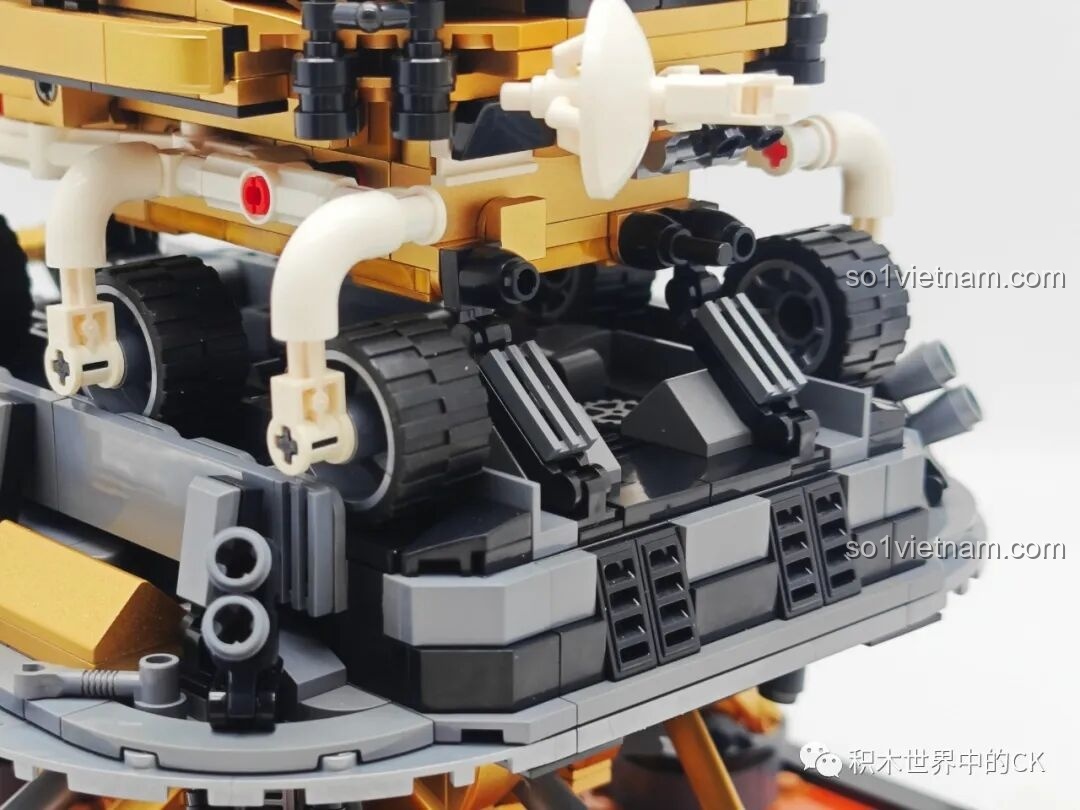 Toàn cảnh mô hình Keeppley K10223 Xe thám hiểm sao Hỏa Chúc Dung và tàu đổ bộ đã hoàn chỉnh.