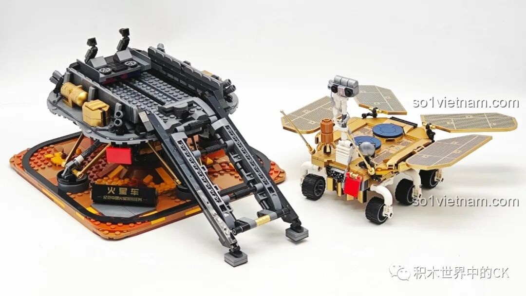 Góc nhìn khác của mô hình Keeppley K10223 Xe thám hiểm sao Hỏa Chúc Dung và tàu đổ bộ đã hoàn chỉnh.