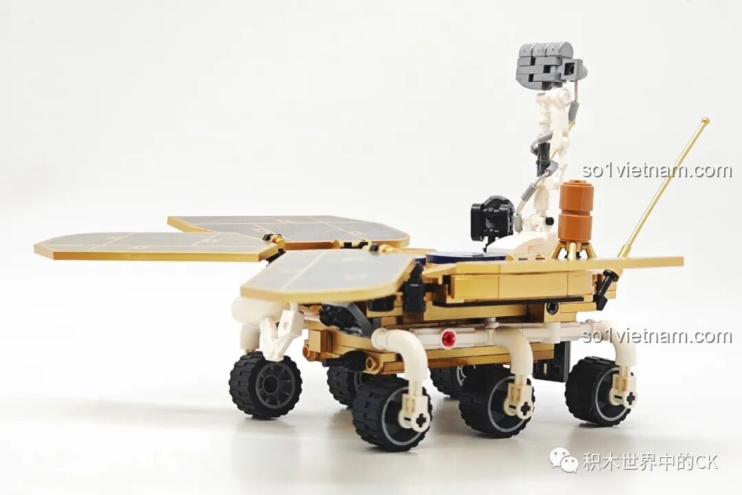 Cận cảnh bánh xe và hệ thống treo của xe thám hiểm sao Hỏa Chúc Dung Keeppley K10223.