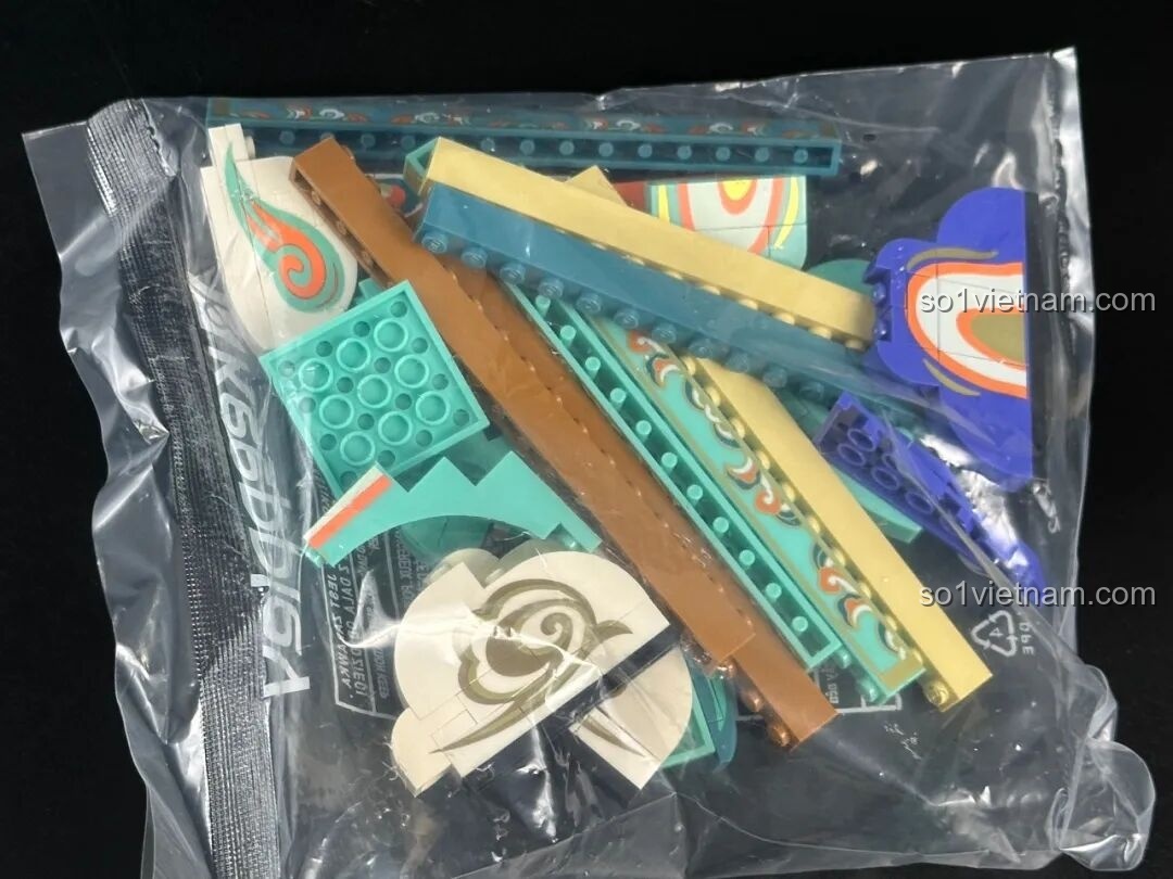 Cận cảnh các mảnh ghép đặc biệt với họa tiết trang trí tinh xảo của bộ lắp ghép Keeppley K19906 Bình phong nghệ thuật Đôn Hoàng.