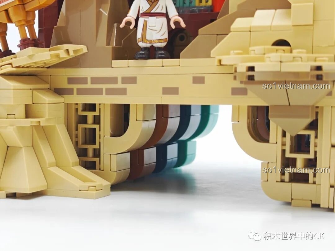 Cận cảnh phần cảnh quan bên phải của Keeppley K19906 Màn Hình Tranh Đôn Hoàng, với tháp nhỏ và tiên nữ.