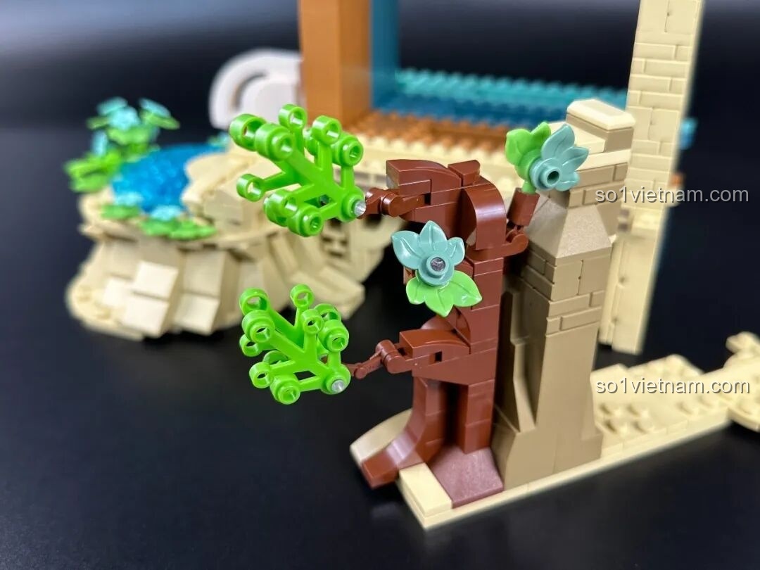 Cận cảnh chi tiết kiến trúc của ngôi chùa trong bộ lắp ghép Keeppley K19906 Màn hình tranh Đôn Hoàng.