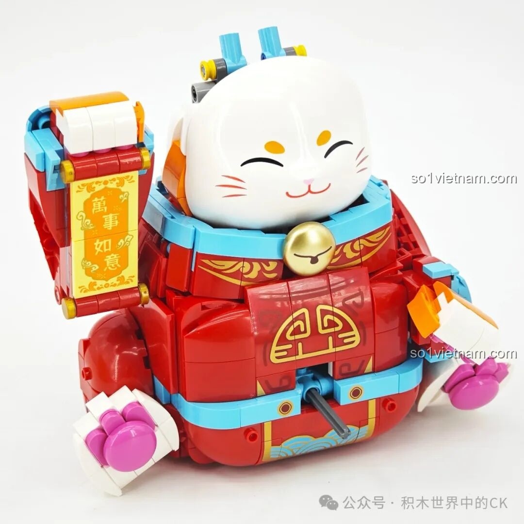 Cận cảnh phần thân Mèo Chiêu Tài Keeppley K19913 với các chi tiết trang trí.