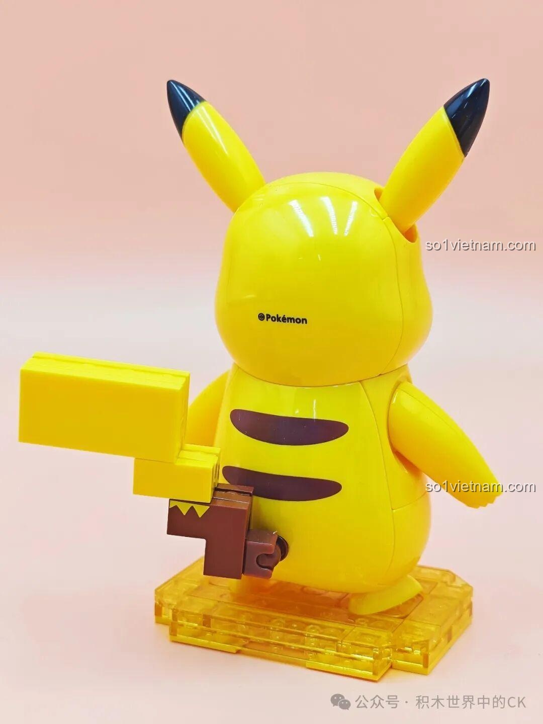 Mô hình Piplup Pokemon K20232 trên nền xanh lá