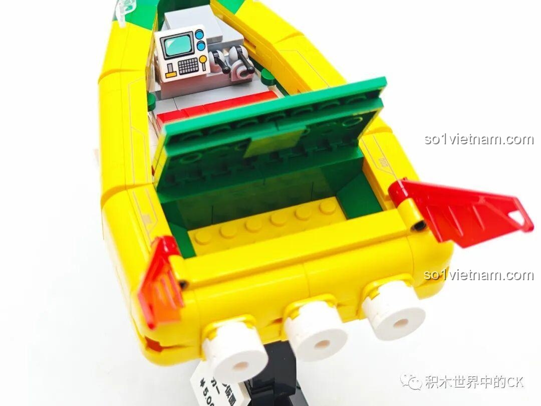 Mô hình xe lợn của Shin-chan với minifigure từ Keeppley K20619