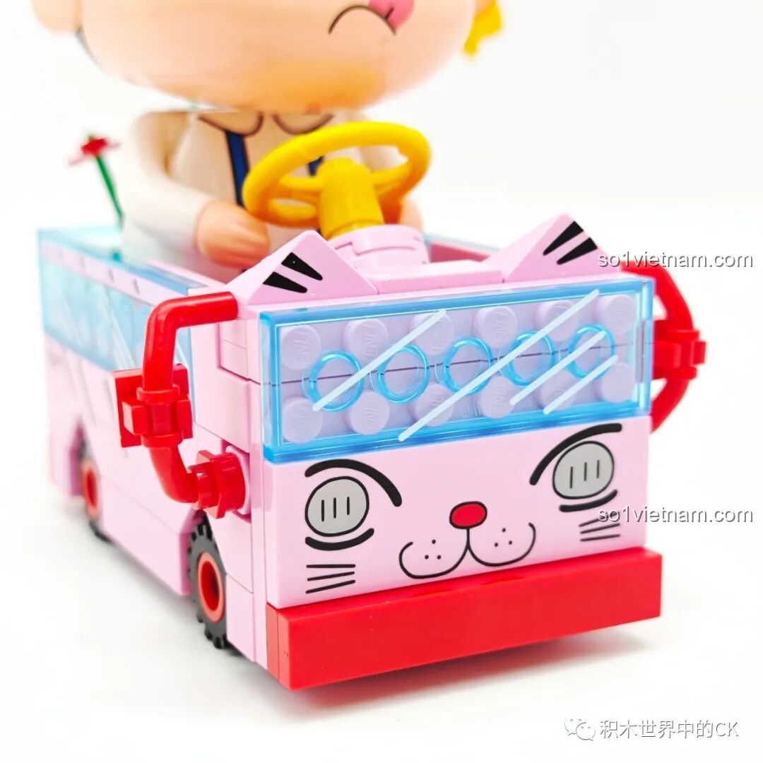 Mô hình Keeppley K20617 Xe Động cảm siêu nhân cùng Shin-chan, Động cảm siêu nhân và các nhân vật khác