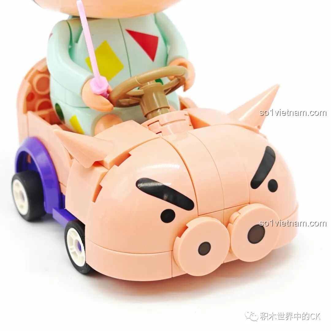 Cận cảnh nội thất Keeppley K20619 Xe Lái của Shin-chan