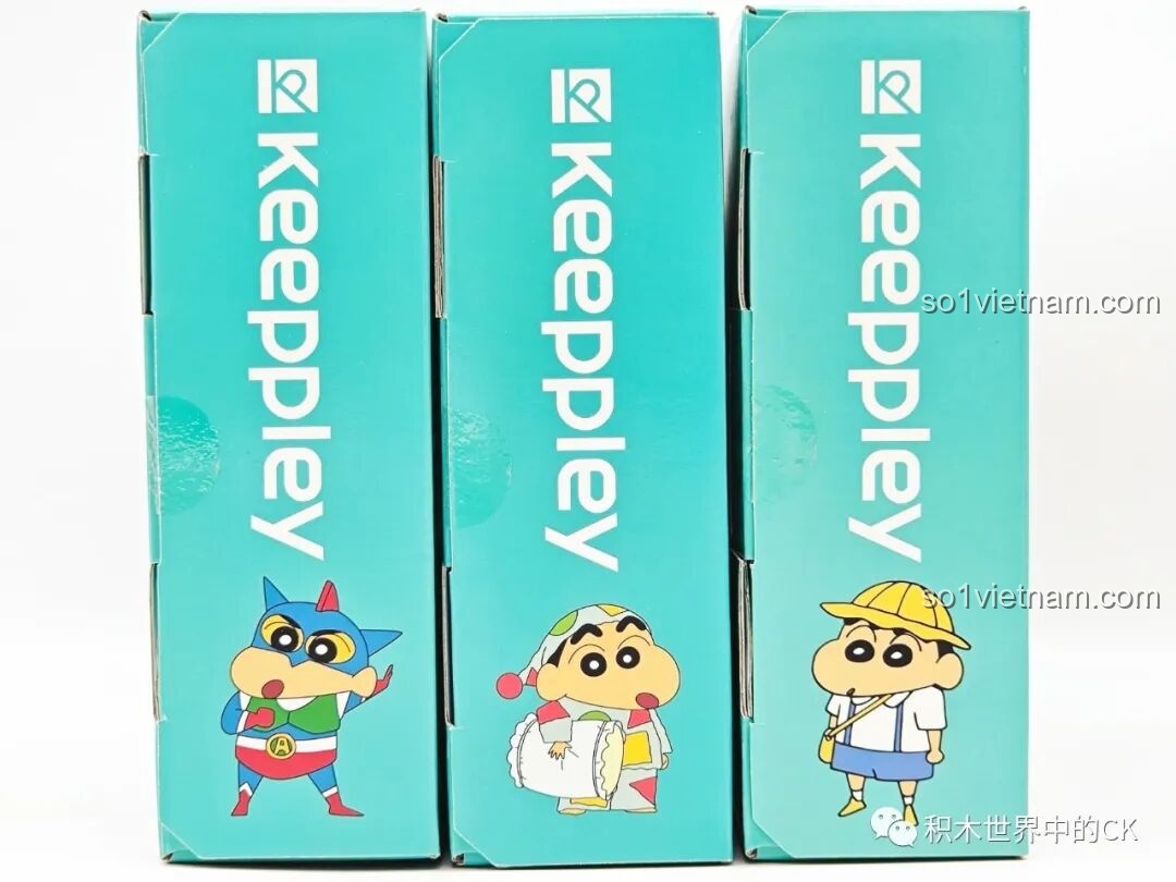 Cận cảnh cạnh bên mô hình Keeppley K20620 Shin-chan lái xe bus hoa hướng dương