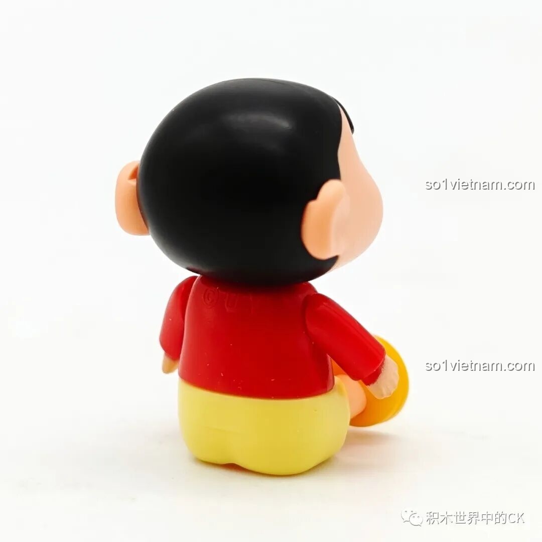 Chi tiết bông hướng dương và các chi tiết trang trí phía sau xe buýt mini.