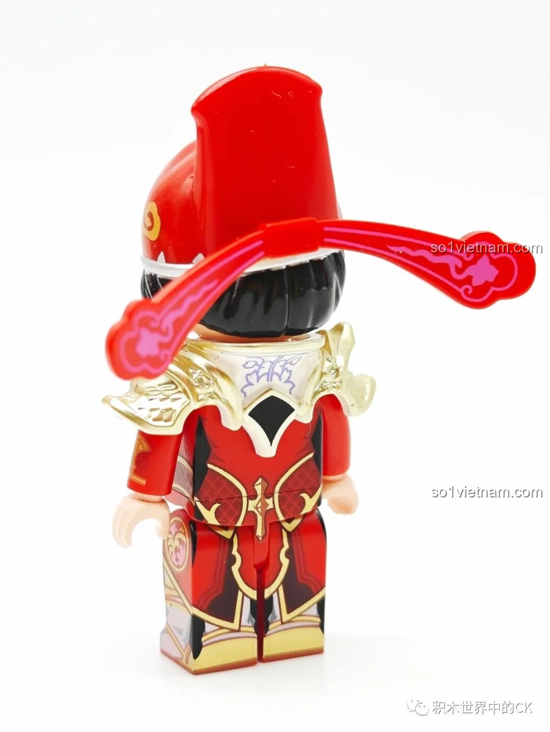 Gắn các nhân vật minifigure vào khung cảnh đã lắp ráp của bộ Keeppley K21105 