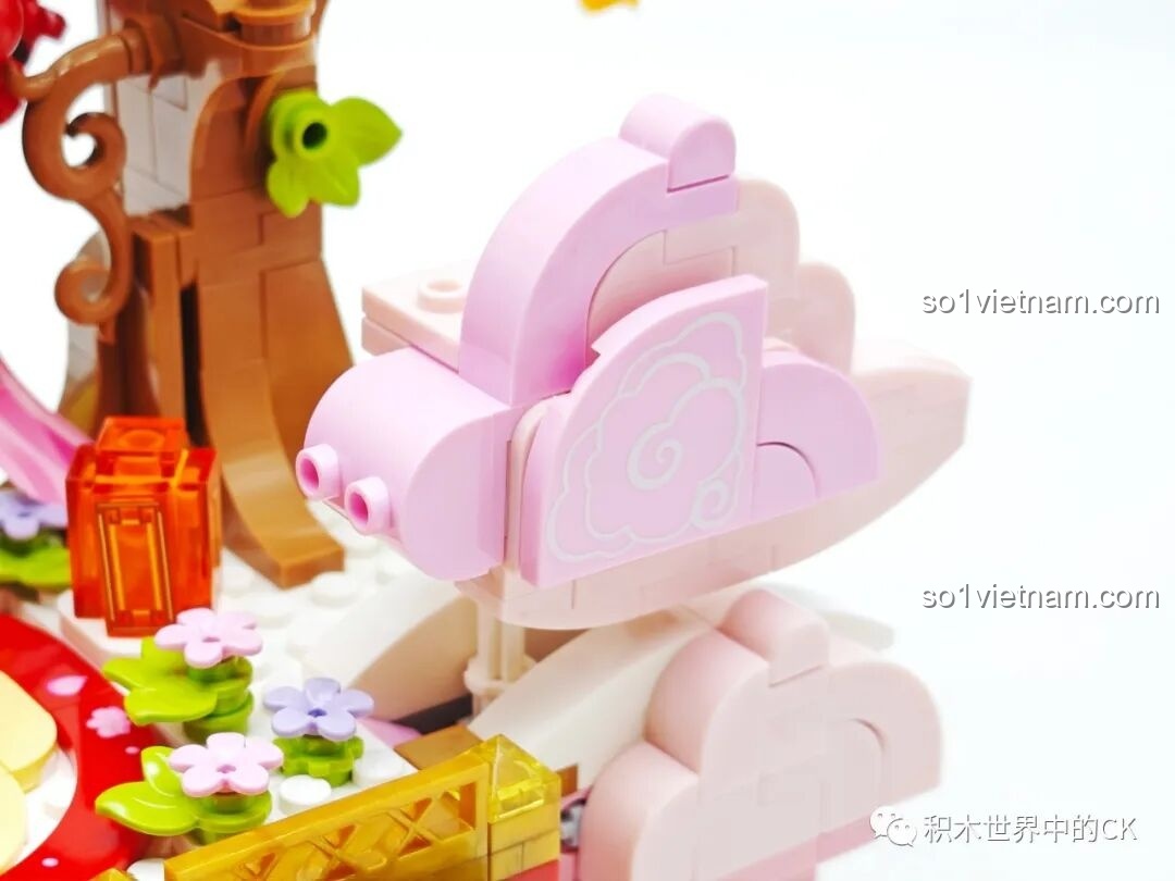 Cận cảnh bên hông của nhân vật Luna trong bộ Keeppley K21105 