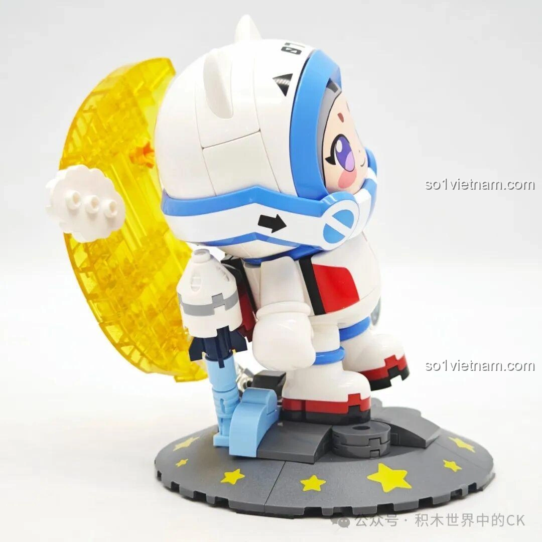 Lỗ Ban Thất Hào Mộng Ước Không Gian K21107 từ bên cạnh, cho thấy chi tiết mũ bảo hiểm và phụ kiện.