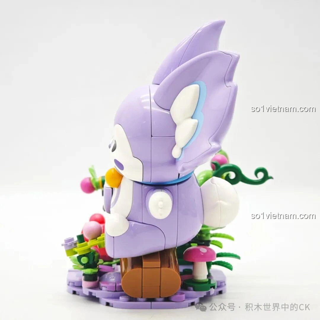 Mộng Kỳ Nhập Mộng Chi Linh K21109 từ một góc khác, nhấn mạnh thiết kế khúc gỗ và các chi tiết cây cỏ.