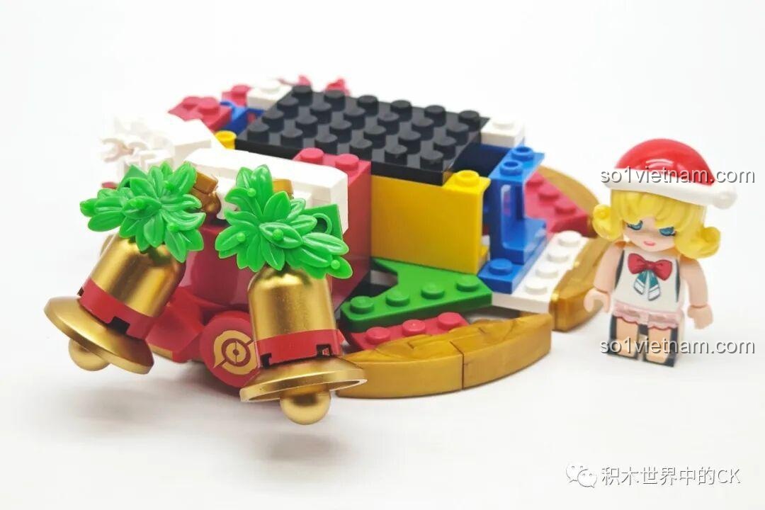 Cận cảnh minifigure Thái Văn Cơ phiên bản Giáng Sinh