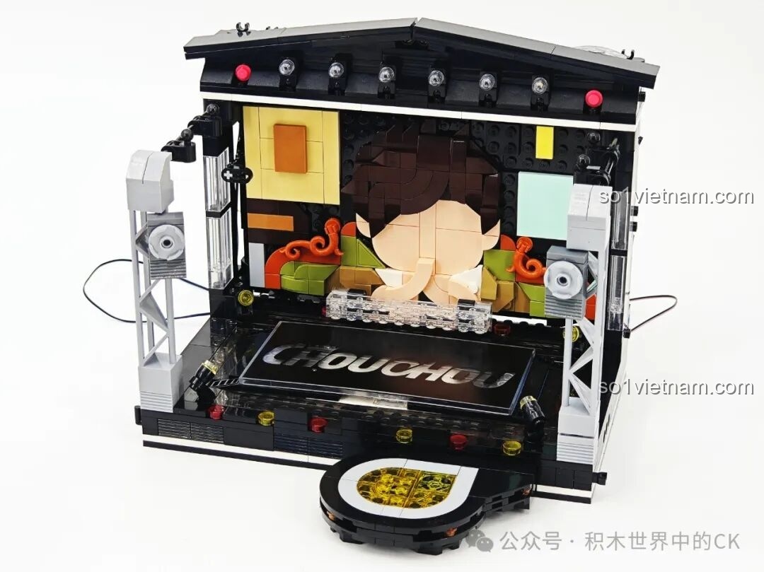 Lắp đặt hệ thống đèn chiếu sáng trên sân khấu của Keeppley K21301 Sân khấu 