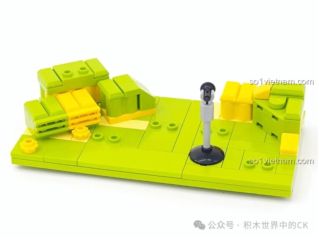 Chi tiết bệ sân khấu màu xanh lá trong bộ lắp ráp Keeppley K21301 Sân khấu 