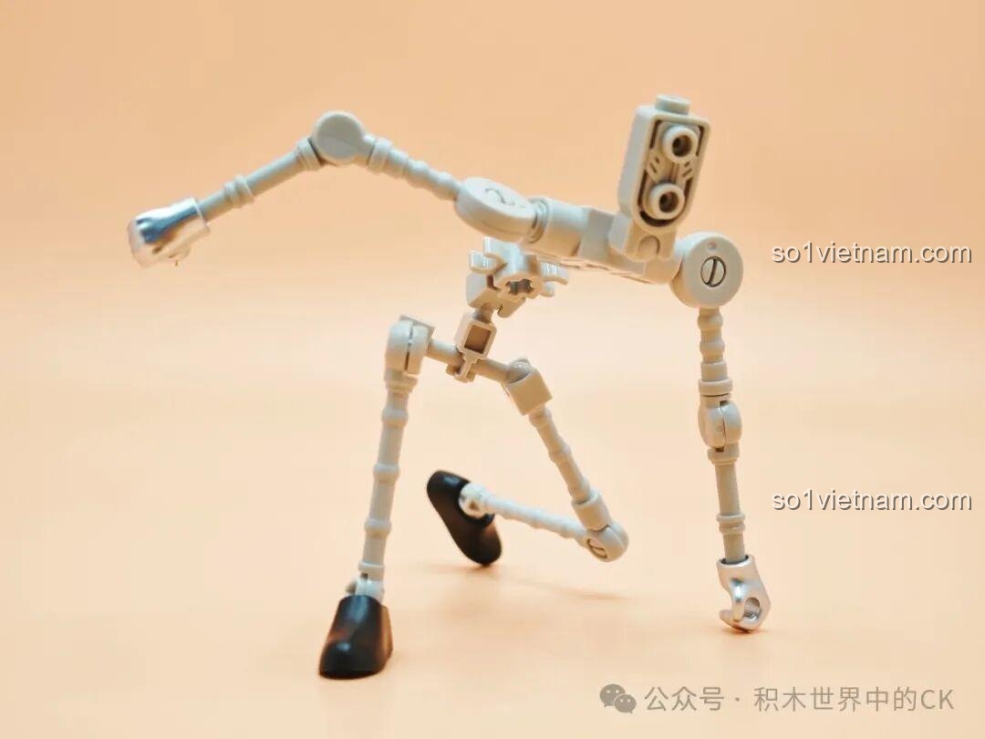 Mô hình Keeppley K75066 Ultraman Decker Mạnh Mẽ nhìn từ bên cạnh