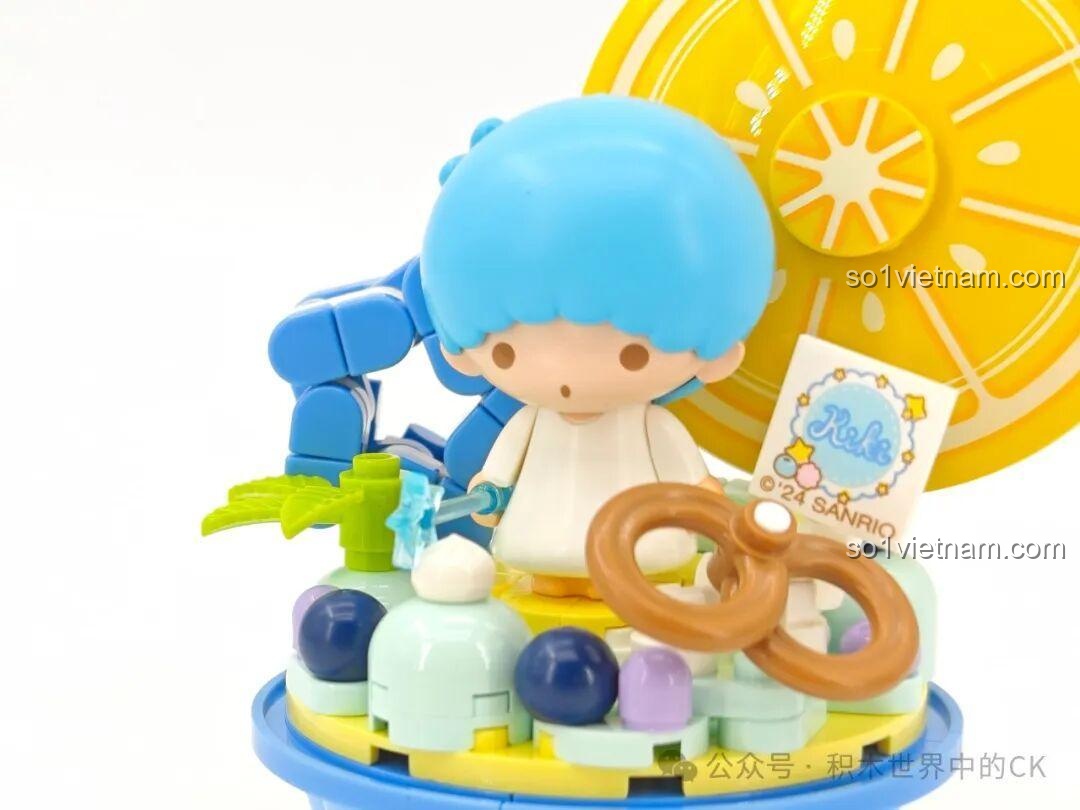 Chi tiết nơ hồng trên mái nhà mô hình hoàn thiện Keeppley K20851 Little Twin Stars Ngôi nhà Quà tặng