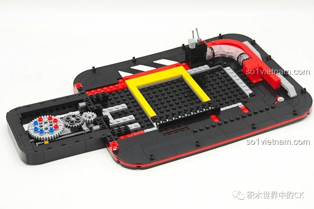 Cơ chế bánh răng được lắp đặt trong phần đế Máy hát đĩa than Keeppley.