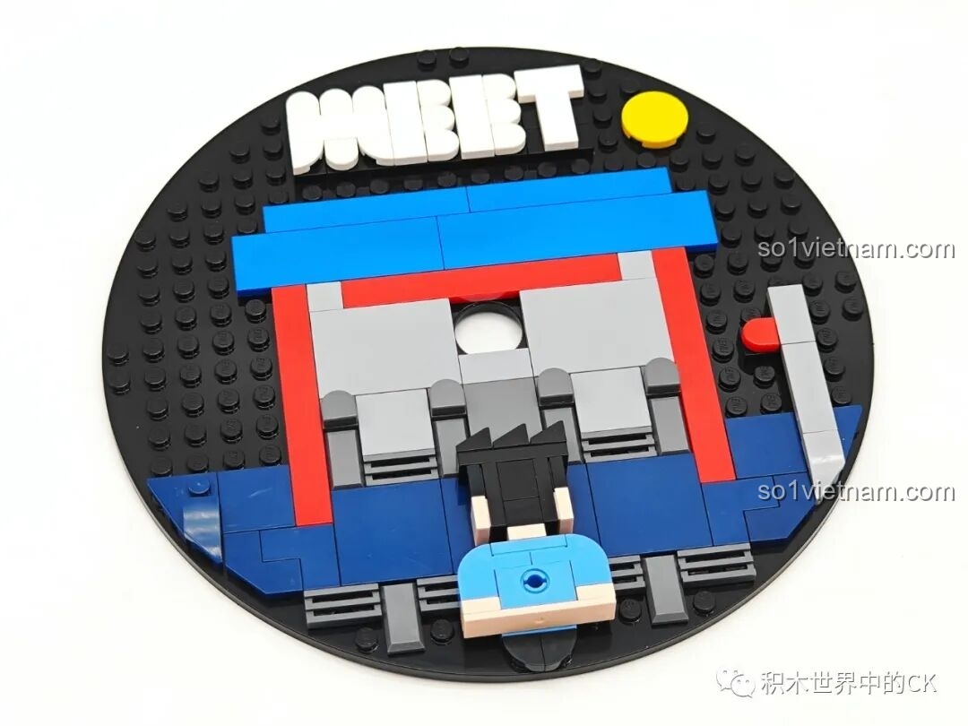 Cận cảnh mặt sau của thành phẩm Máy hát đĩa than Keeppley.