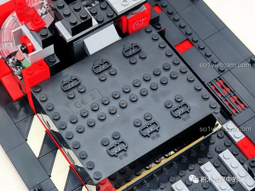 Thành phẩm Máy hát đĩa than Keeppley x NetEase Cloud Music nhìn từ phía trước.