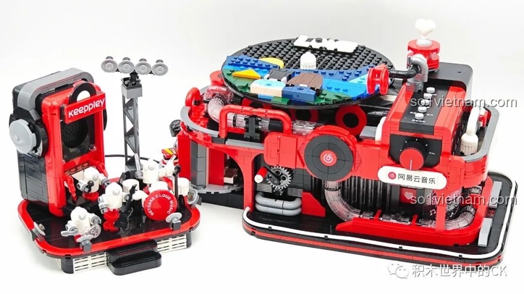 Thành phẩm Máy hát đĩa than Keeppley với các minifigures.