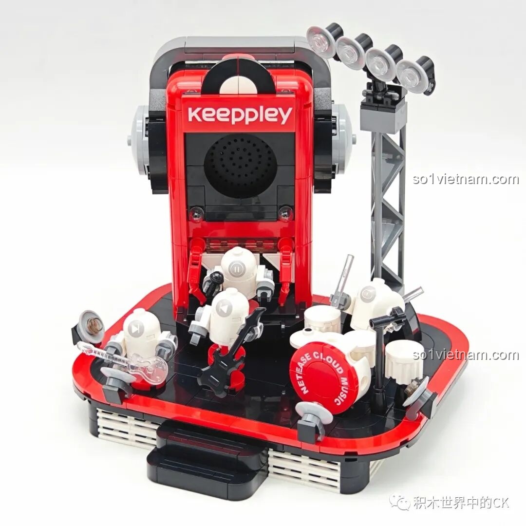 Thành phẩm Máy hát đĩa than Keeppley với các minifigures.