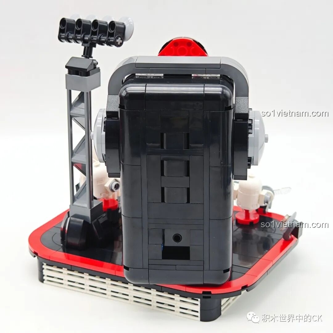 Thành phẩm Máy hát đĩa than Keeppley với các minifigures.