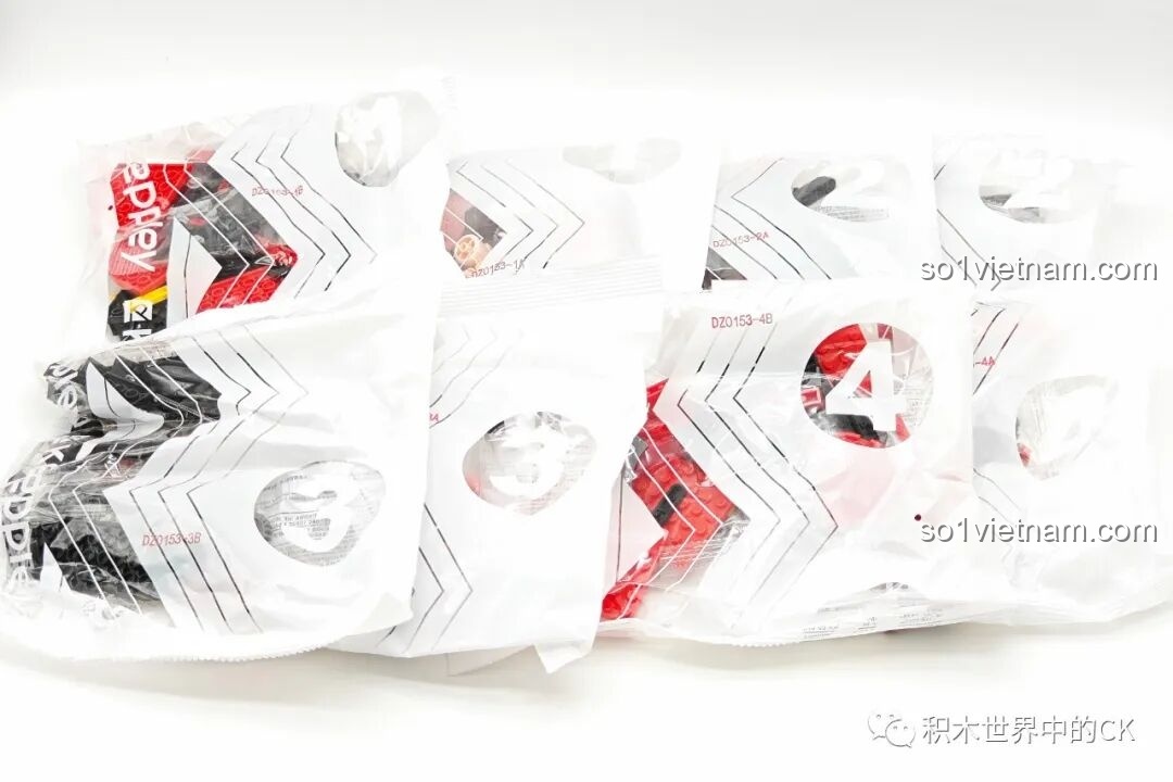 Các túi lắp ráp từ 1 đến 4 của bộ Máy hát đĩa than Keeppley.