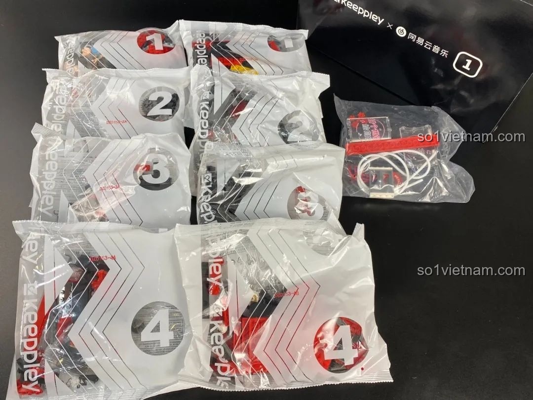 Các túi mảnh ghép được đánh số từ 1 đến 4