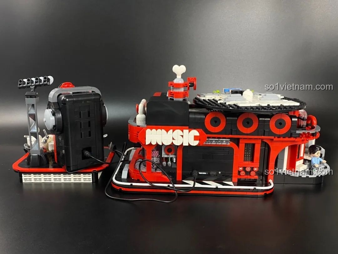 Góc nhìn từ trên xuống tiểu cảnh LOVE