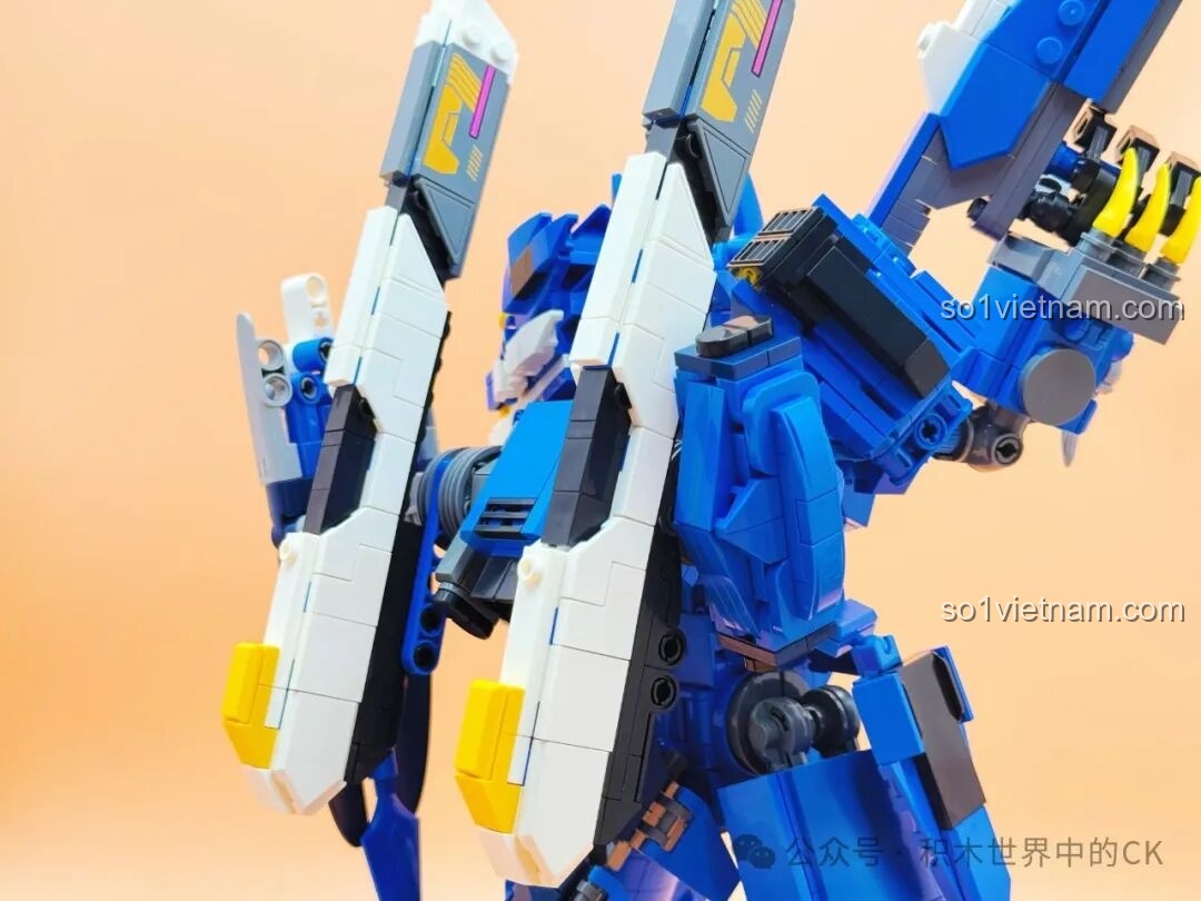 Keeppley Thiên Nhãn Cơ Giáp tạo dáng