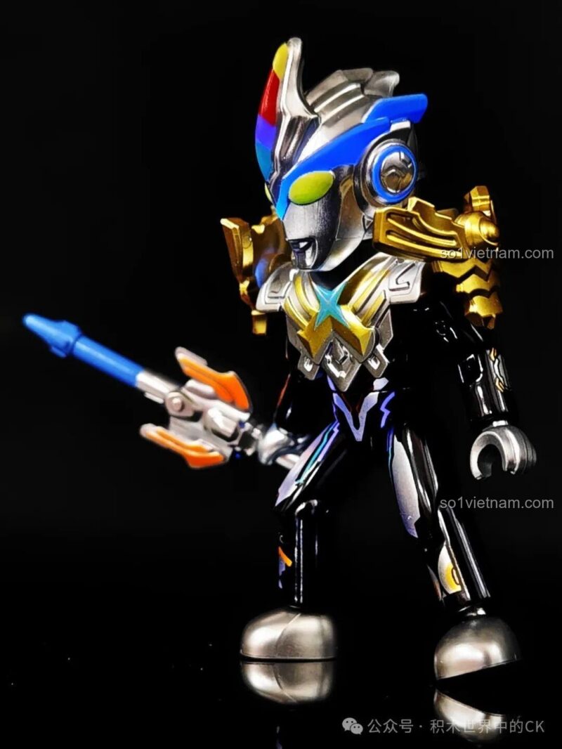 Nhân vật Ultraman với nền vàng thứ mười trong bộ Keeppley 75110