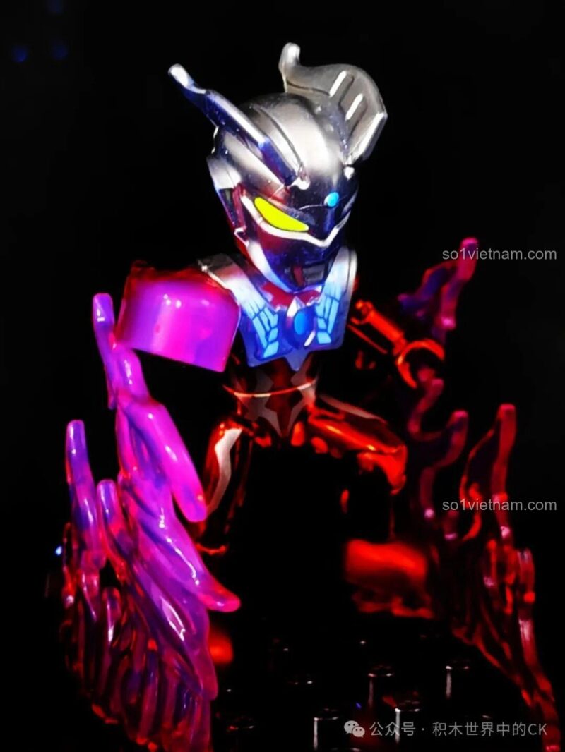 Nhân vật Ultraman với nền vàng thứ sáu trong bộ Keeppley 75110