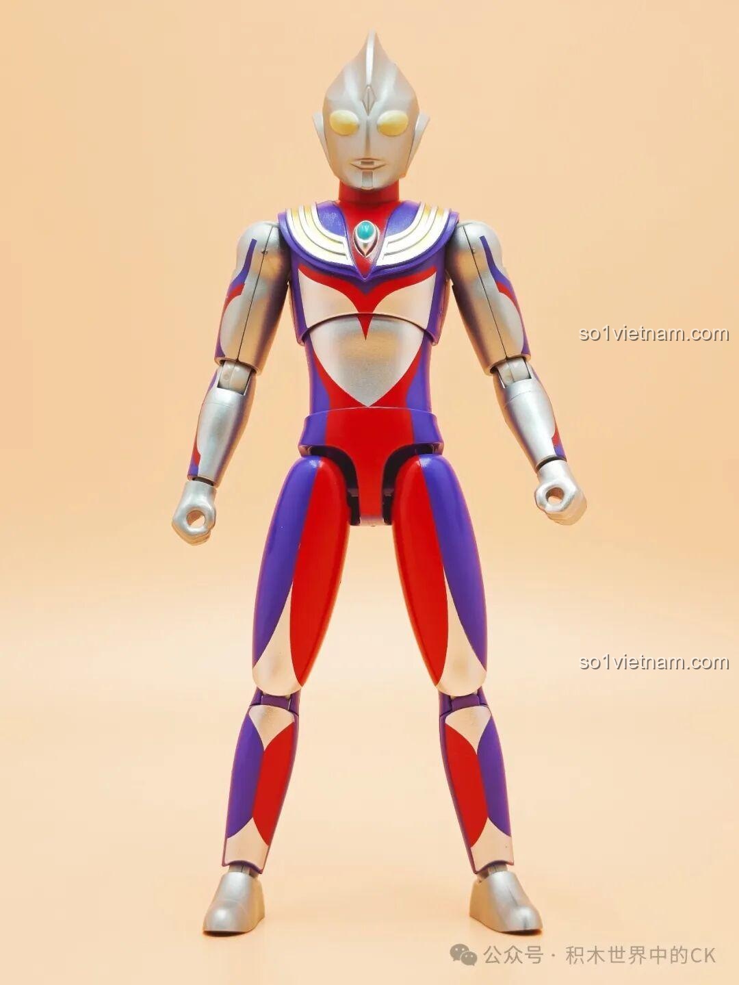 Mô hình Ultraman Z Nguyên Thủy Keeppley K75064 nhìn từ bên cạnh