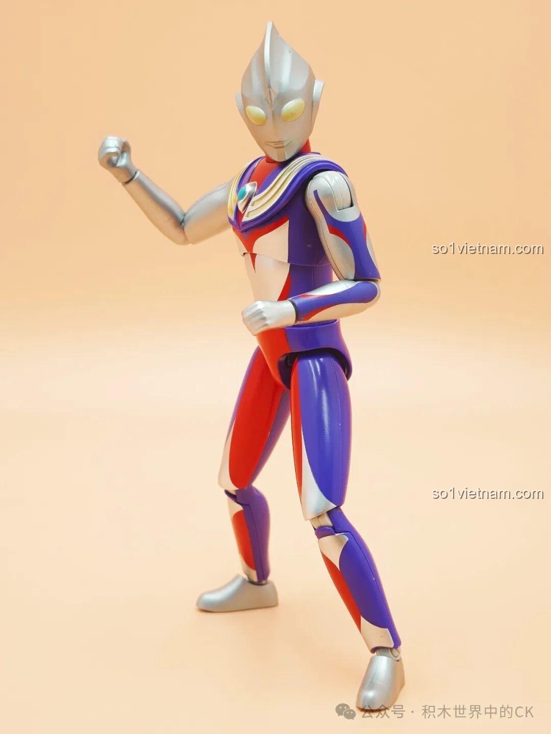 Mô hình Ultraman Z Nguyên Thủy Keeppley K75064 nhìn từ phía sau