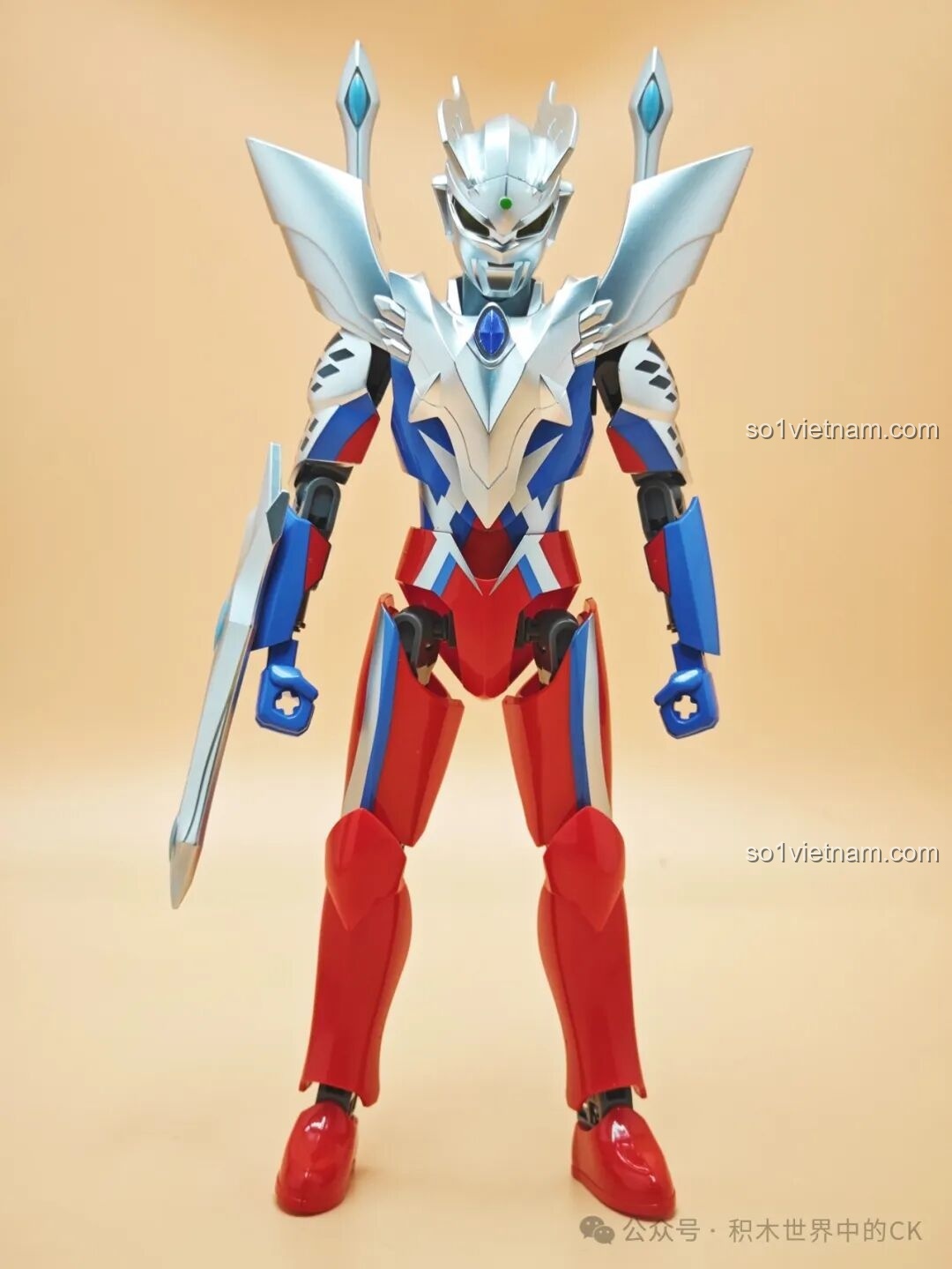 Mô hình Ultraman Zero Ultimate cầm vũ khí