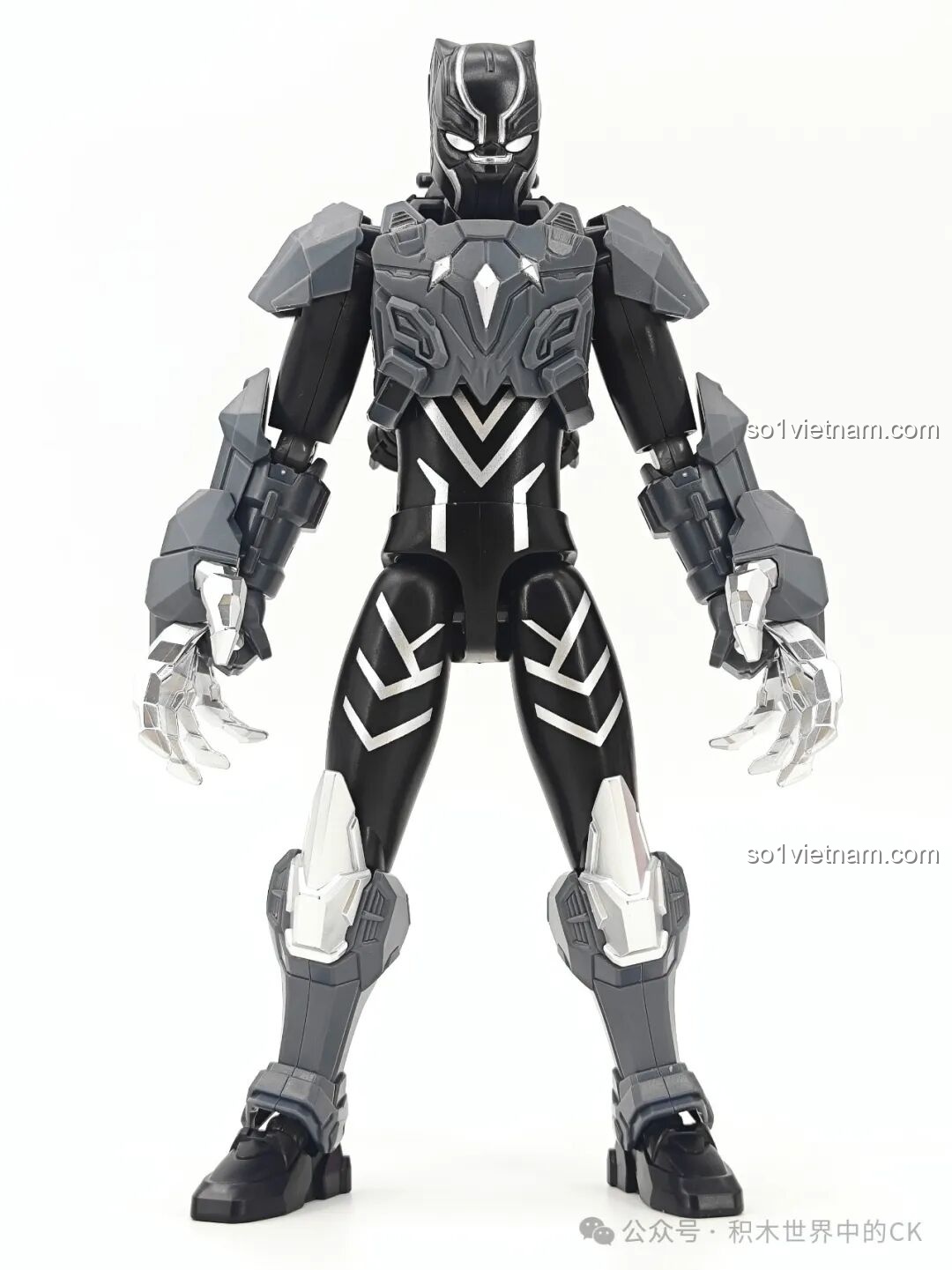 Mô hình Ultron của Keeppley hoàn thiện, chụp trên nền trắng