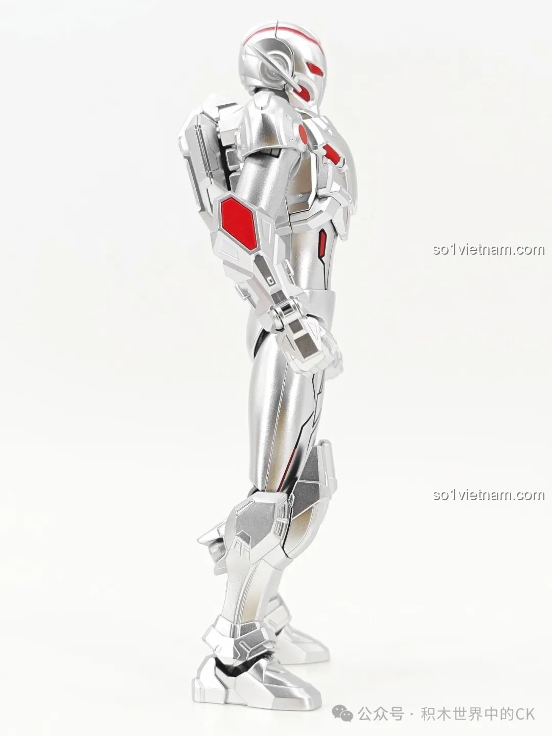 Mô hình Ultron của Keeppley với vũ khí năng lượng