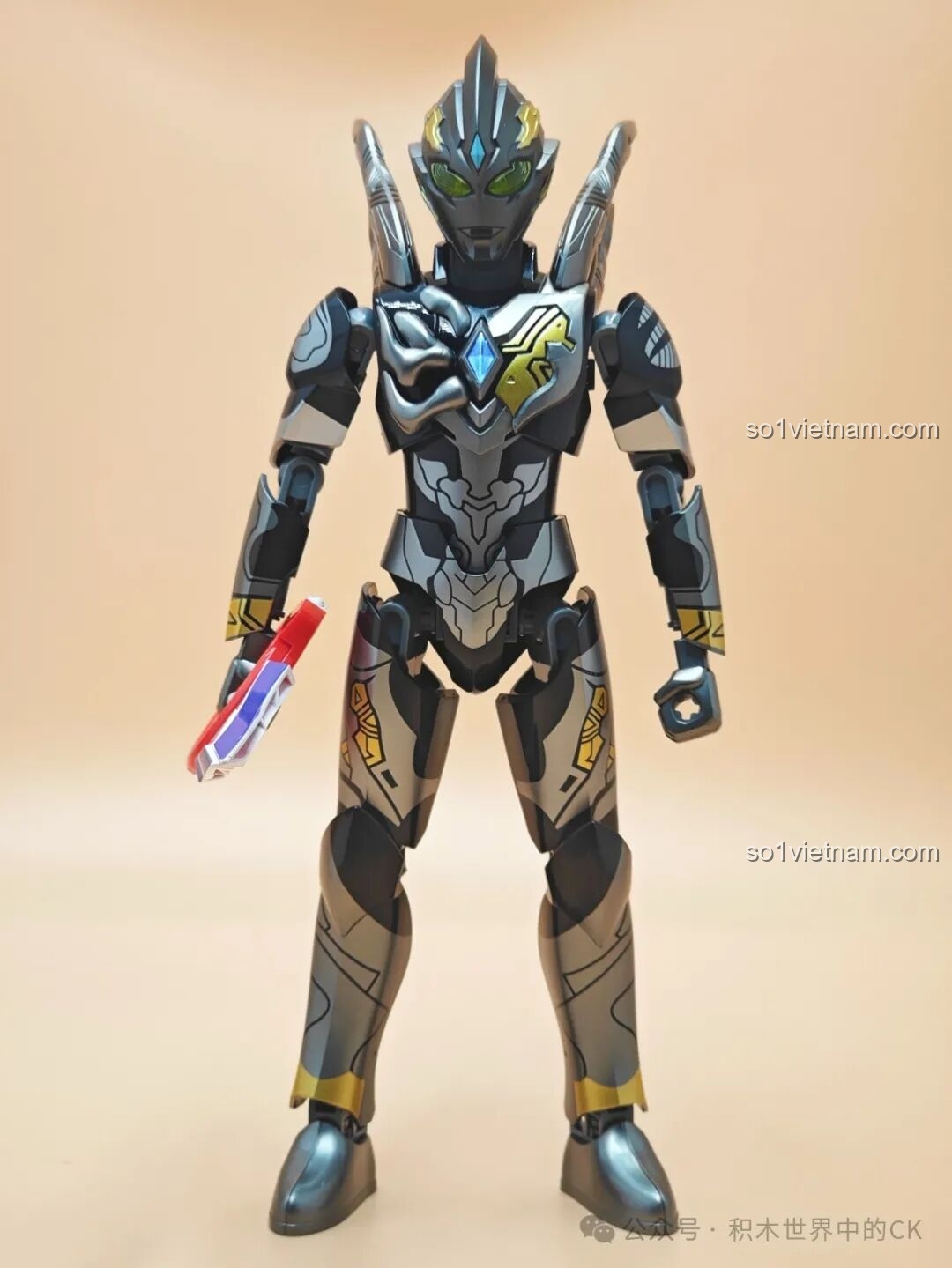 Mô hình Zetton Ultraman cầm vũ khí