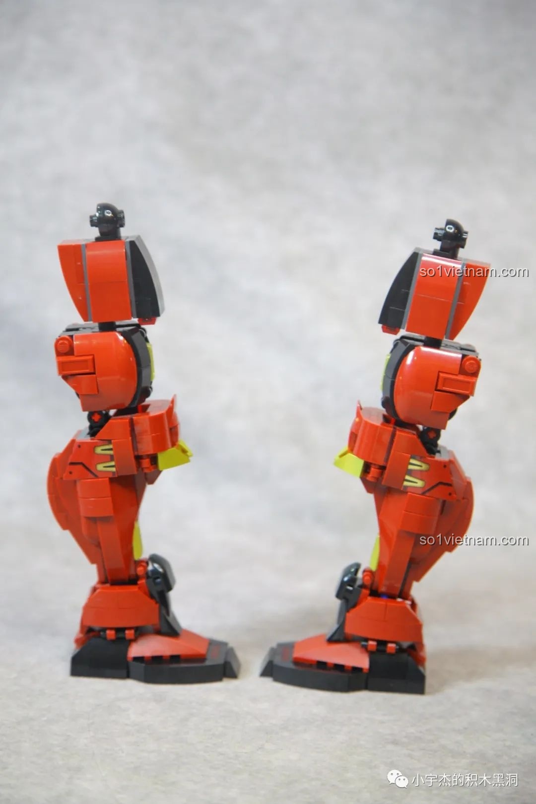 Chi tiết khớp nối chân của Cơ Giáp Sĩ Kai Sluban M38-B1183, dạng chốt cài răng cưa đảm bảo độ chắc chắn và linh hoạt.